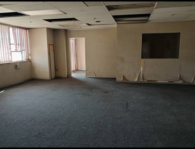 7,800M² FACTORY TO LET IN BOOYSENS